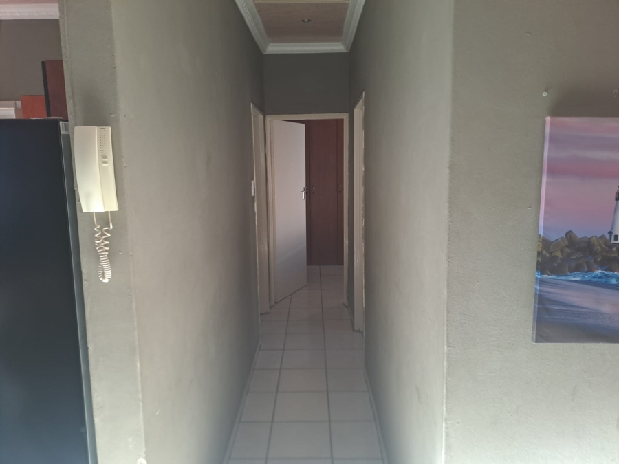 2 Bedroom Property for Sale in Oos Einde North West